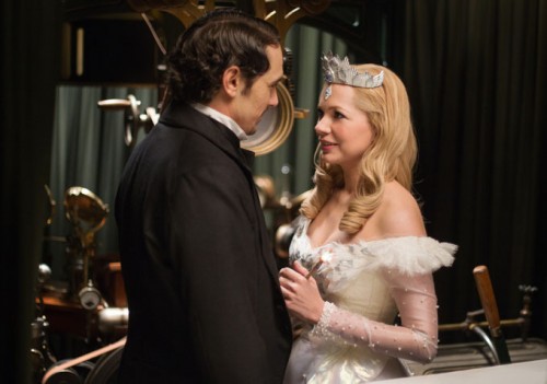 JAMES FRANCO as OZ and MICHELLE WILLIAMS as GLINDA - OZ THE GREAT AND POWERFUL Film Review - TOMORROW'S NEWS - The Latest Entertainment News Today!