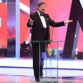 AWARDS NEWS: Stephen Fry Presenting The 2014 BAFTA Awards - Entertainment News